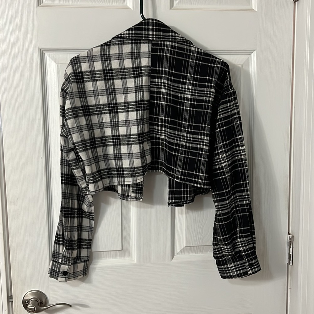 Cropped Flannel - Picture 2 of 4